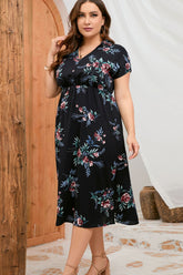 Robe à manches courtes et col Johnny fleuri grande taille